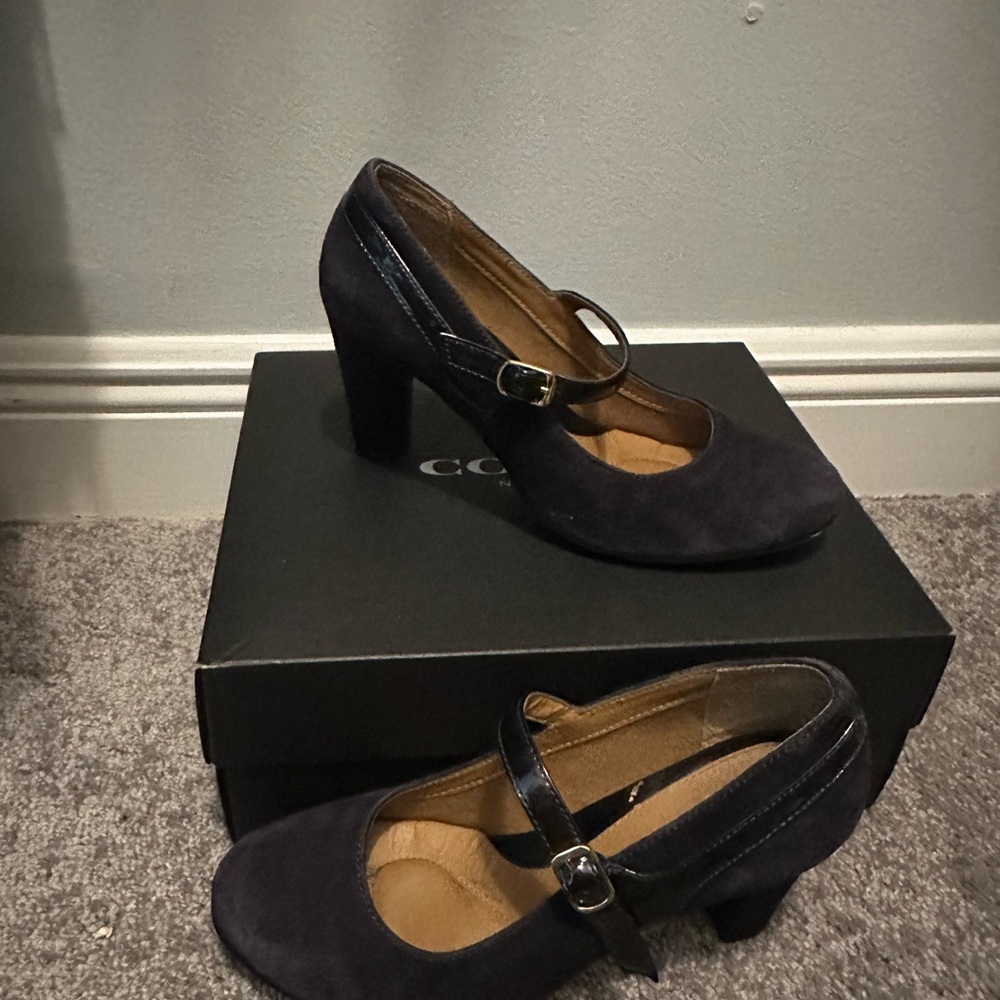 Nurture by Lamaze Dark Heels with Strap